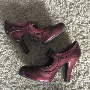 Maroon round toe buckle heels